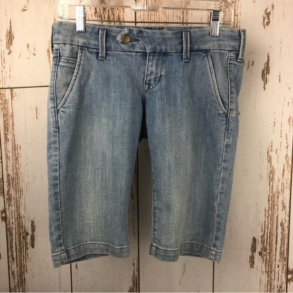 Old Navy, Diva Shorts, Light wash.  Size 2. In excellent condition!